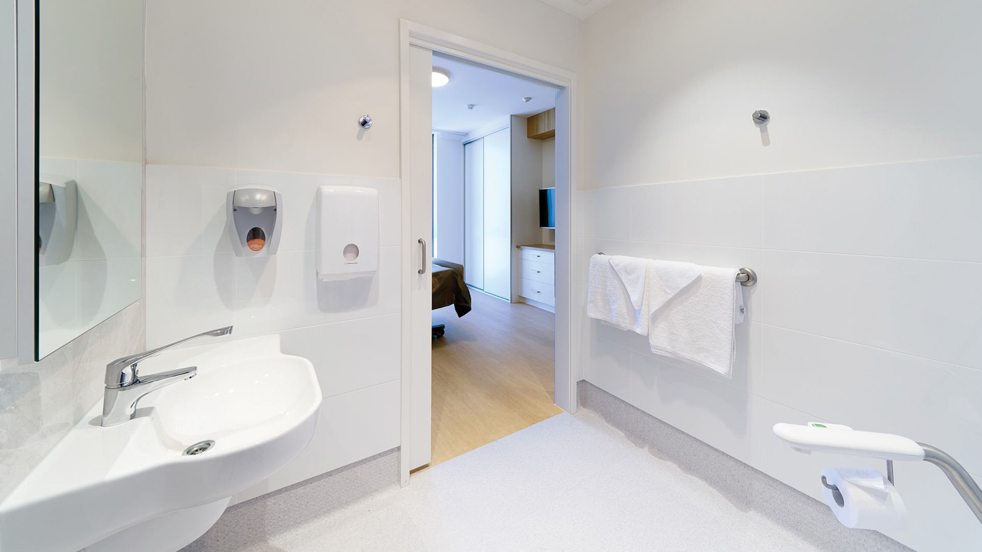 west-lakes-aged-care-bathroom-02